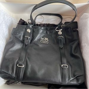 COACH Black Madison Mia Soft LEATHER TOTE D1073-15409 W/Purple Lining.